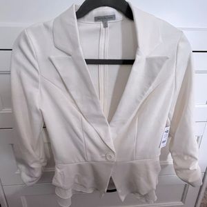 White fitted blazer